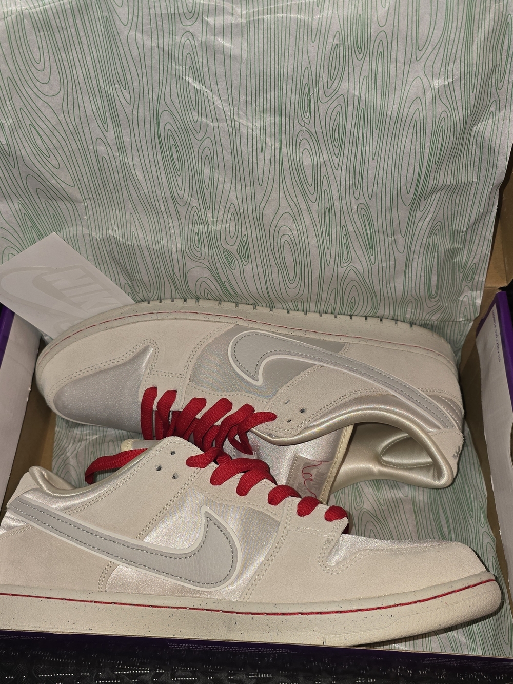 Nike SB Dunk Low PRM "City of Love